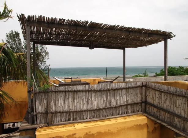 Patio Dos Quintalinhos - Casa Di Gabriele Bed and Breakfast Ilha de Mocambique Exteriör bild